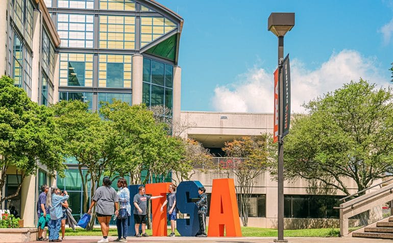 Học bổng du học Mỹ 50% từ Đại học Texas San Antonio 2 Đại học Texas San Antonio